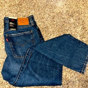 Levi Straus Middy Straight leg jeans. Size 30